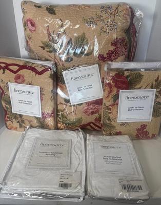 NIP Linen Source Jardin de Fleurs Quilt Collection King Quilt & Pillow Cases 