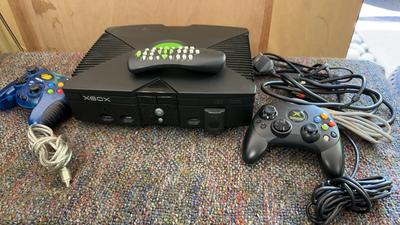 Microsoft 2003 Xbox With Cotrollers