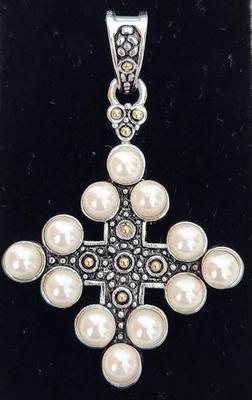 White Pearl In .925 Silver Pendant 