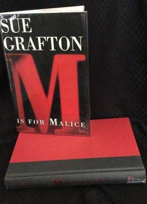 Signed first edition sue grafton 'm' is for malice' book