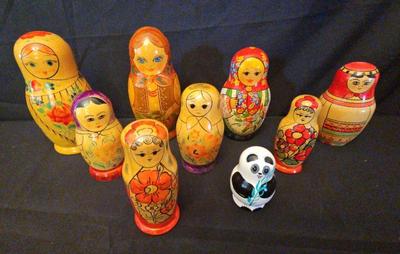 COLLECTION OF MATRYOSHKA DOLLS