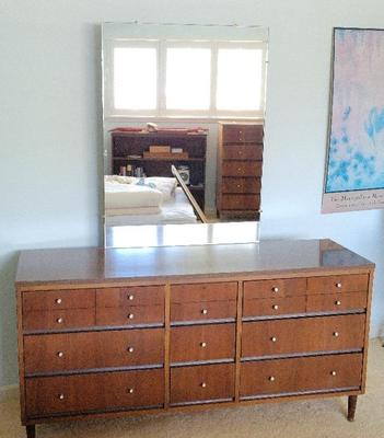 MID-CENTURY MORRIS TOWN SET DRESSER WITH MIRROR