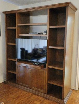 LARGE ENTERTAINMENT CENTER WITH ADJUSTABLE SHELVING 