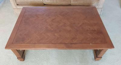 GORGEOUS WOODEN COFFEE TABLE