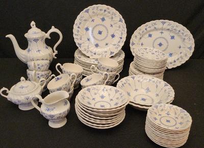 LOVELY BLUE AND WHITE FINLANDIA DISH SET