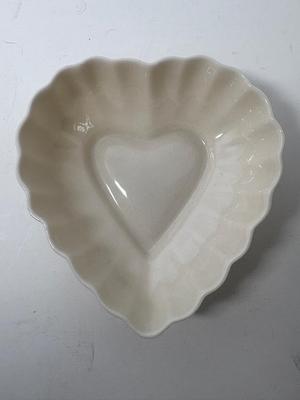  Belleek Irish Porcelain Heart Dish 