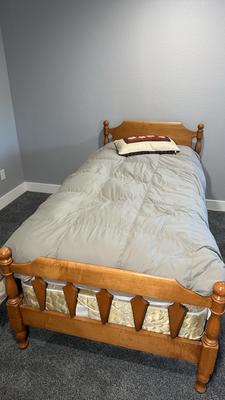 Sumter Twin XL Bed Set