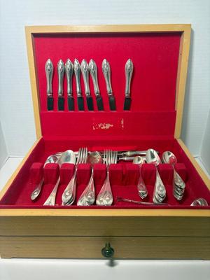 Lunt Silver Mount Vernon Sterling Flatware, 1905