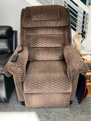 Golden Lift Chair, Infinite Positions Model PR756-MED-STD-JPE
