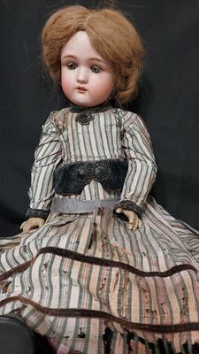 ANTIQUE VICTORIAN TAFT DOLL FROM 1910