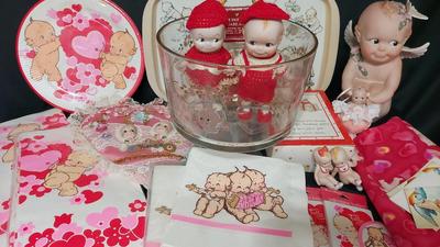 VINTAGE KEWPIE VALENTINE PARTY LOT