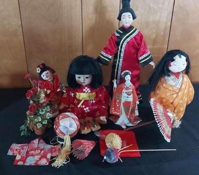 PORCELAIN JAPANESE DOLLS AND THEIR ACCESSORIES 