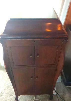 VICTROLA TALKING MACHINE 