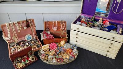 "GRANDMOTHER'S TREASURE CHEST" LOT