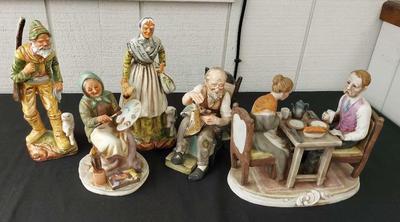 COLORFUL JAPANESE PORCELAIN FIGURINES 