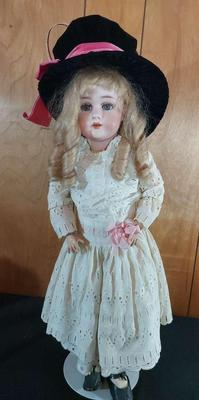 ANTIQUE GERMAN HANDWERCK BISQUE SOCKET GIRL #3