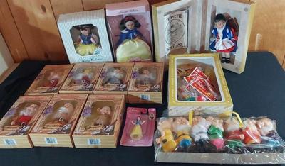 AMAZING COLLECTION OF SNOW WHITE AND THE SEVEN DWARFS DOLLS AND CHRISTMAS ORNAMENTS