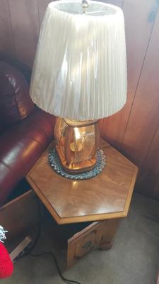 SIDE TABLES AND LAMPS