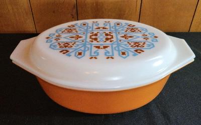 RARE VINTAGE PYREX AZTEC NAVAJO 2.5 QUART COVERED CASSEROLE DISH