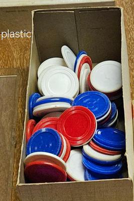 1940 s 1960s card games thick, plastic poker chips (2)