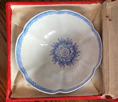 Eggshell porcelain purchased in the 1990s in china at the factory 1)