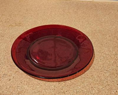 Glass depression uranium glass anchor hocking ruby red plate