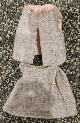 Outfit 13 grey felt vest and skirt