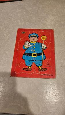 Circa 1950s 1960s built rite warren puzzles 510 pete the policeman