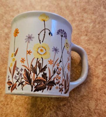 Sale Photo Thumbnail #882: Dinnerware 1970s wild flower mugs with wooden mug tree