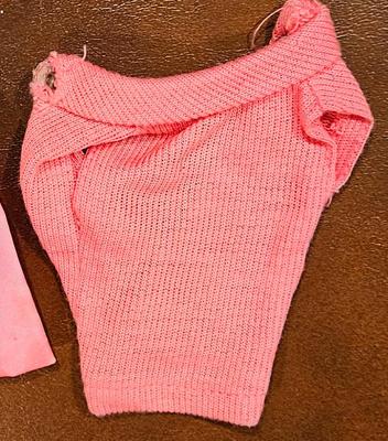 Outfit 1 pink shirt blue green pink striped pants 2)