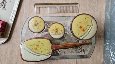 Tolietries 1950s dresser set