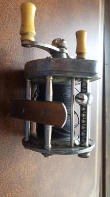 Fishing reel 1920s 1930s pflueger supreme