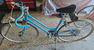 1970s schwinn women s blue super sport with schwinn pouch (5)