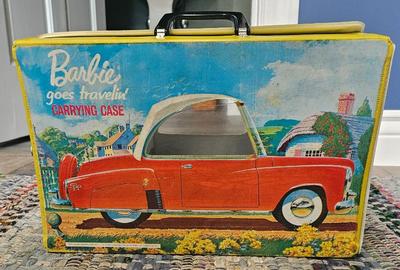1960s barbie goes travelin carrying case includes accessory box (1)