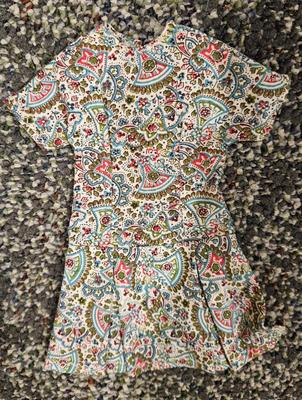 Outfit 10 paisley dress