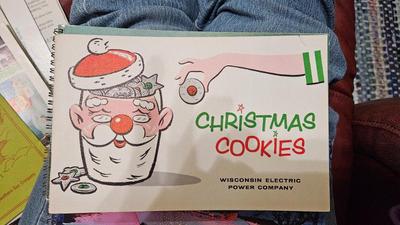 Wisconsin electric christmas cooky books 13)