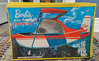 1960s barbie goes travelin carrying case includes accessory box (3)