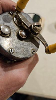 Fishing reel patent april 9 1923 pflueger supreme