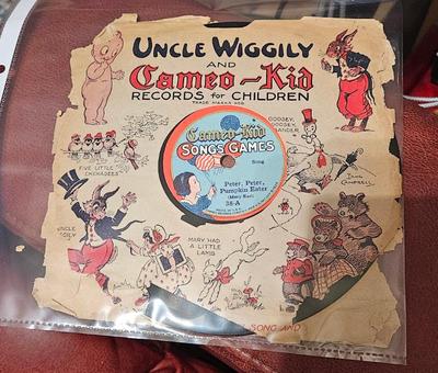 Sale Photo Thumbnail #657: Records 1920s cameo kids uncle wiggly 12)