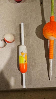 Fishing 1950s bobbers 1)