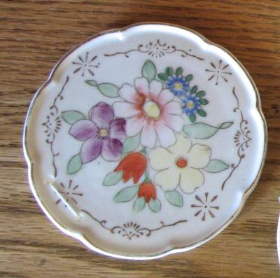 Circa Post 1952 Miniature Plate To Hang On The Wall Takaya Made In Japan