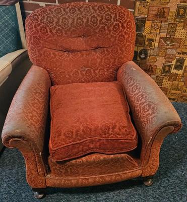 Early 1900s couch and chair 1)