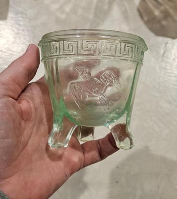 Glass depression uranium glass 4)
