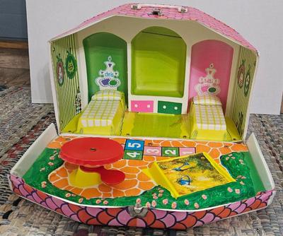 1967 5038 tutti and chris house variation sears exclusive item (1)