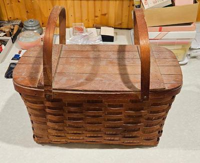 Sale Photo Thumbnail #685: Picnic 1940s basket