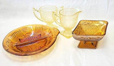 Indiana depression glass yellow horseshoe pattern carnival glass
