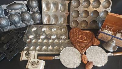 PRETTY METAL KITCHEN MOLDS AND MORE