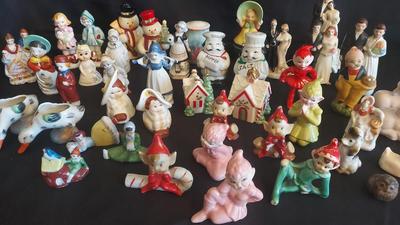 VINTAGE SALT AND PEPPER SHAKERS AND FIGURINES 