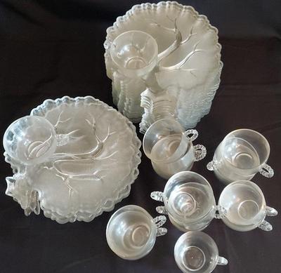 VINTAGE HAZEL ATLAS TREE OF LIFE GLASS SNACK PLATES AND CUPS