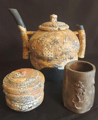 SIGNED ARTISTAN POTTERY TEA POT AND SUGAR BOWL WITH MARKED CHINESE VASE
